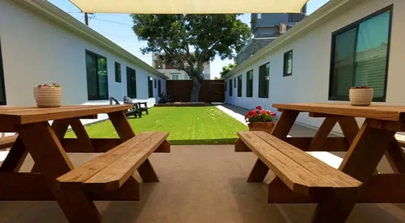 Grove Facility Slider