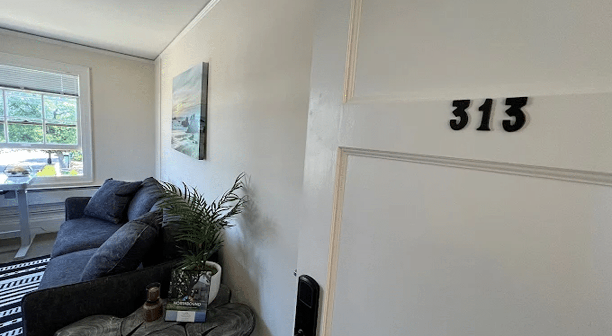 Rectangle 8